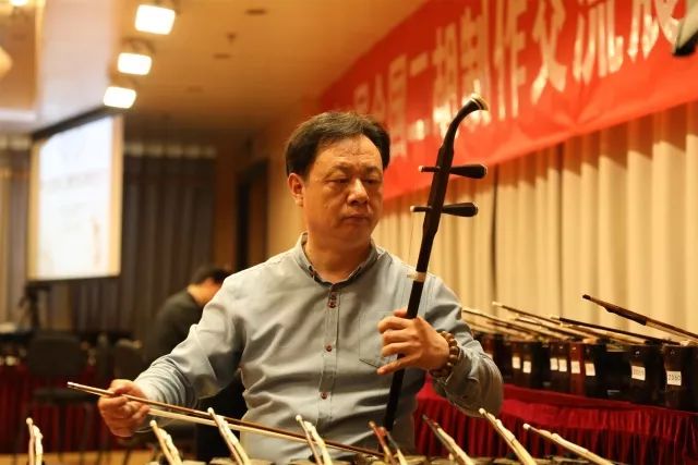 七十一把胡琴角逐中国好二胡，民族乐器绽放大国工匠精神！