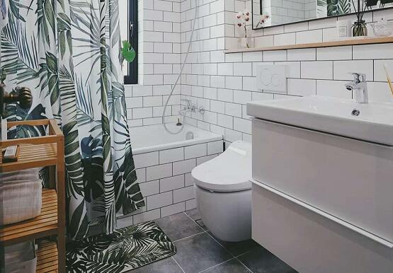 独立浴缸怎么装好看,浴室里面装上浴缸怎样搭配好看