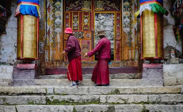 小镇如歌，且听风吟，大研、独克宗、理塘……