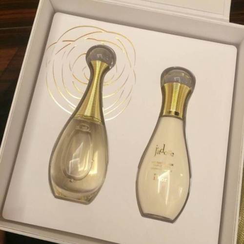 好用香水身体乳持久留香,好闻到爆的身体乳推荐