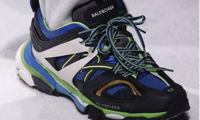 巴黎世家老爹鞋triples复古运动鞋,巴黎世家黑粉老爹鞋