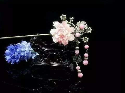 世间罕见美人,泰勒彩宝价值多少钱