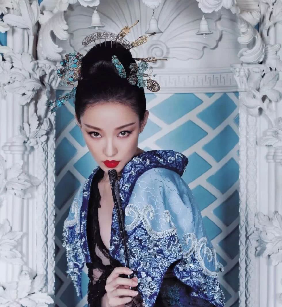 世间罕见美人,泰勒彩宝价值多少钱