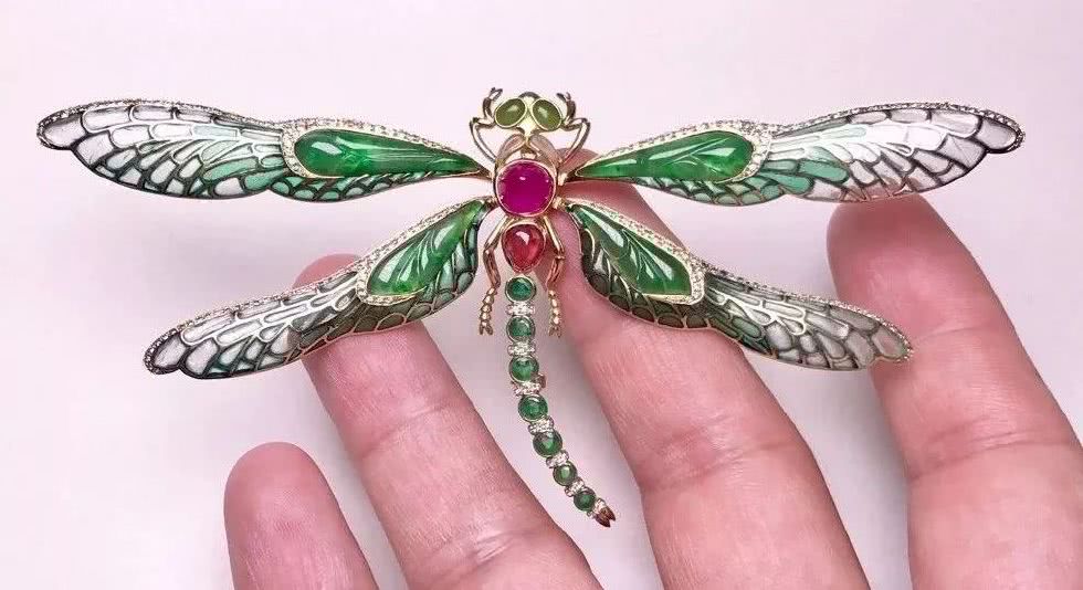 世间罕见美人,泰勒彩宝价值多少钱