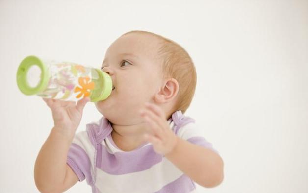 如何给宝宝正确喝水,宝宝要喝水