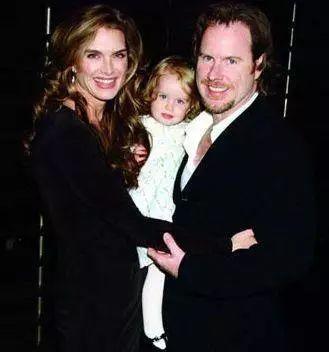 10岁全裸上镜《花花公子》，她的美貌被好莱坞誉为世界第八大奇迹