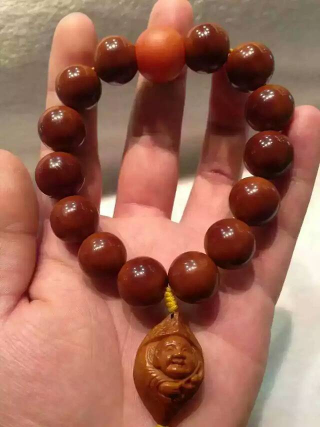 橄榄核雕怎么盘玩保养,橄榄核雕手串怎么保养和盘玩