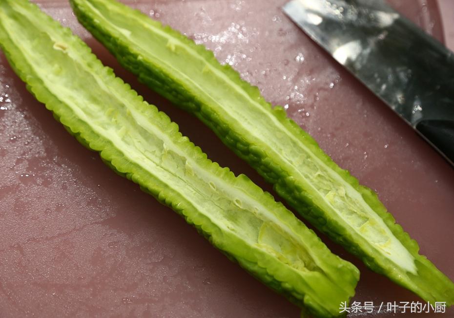 凉拌苦瓜为什么要加糖,苦瓜怎么做不苦汤