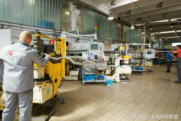 天蝎排气制造过程,akrapovic天蝎排气宝马3系