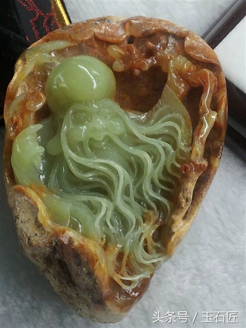 岫玉雕刻的鱼摆件放在哪里好,岫玉雕刻玉马摆件价格