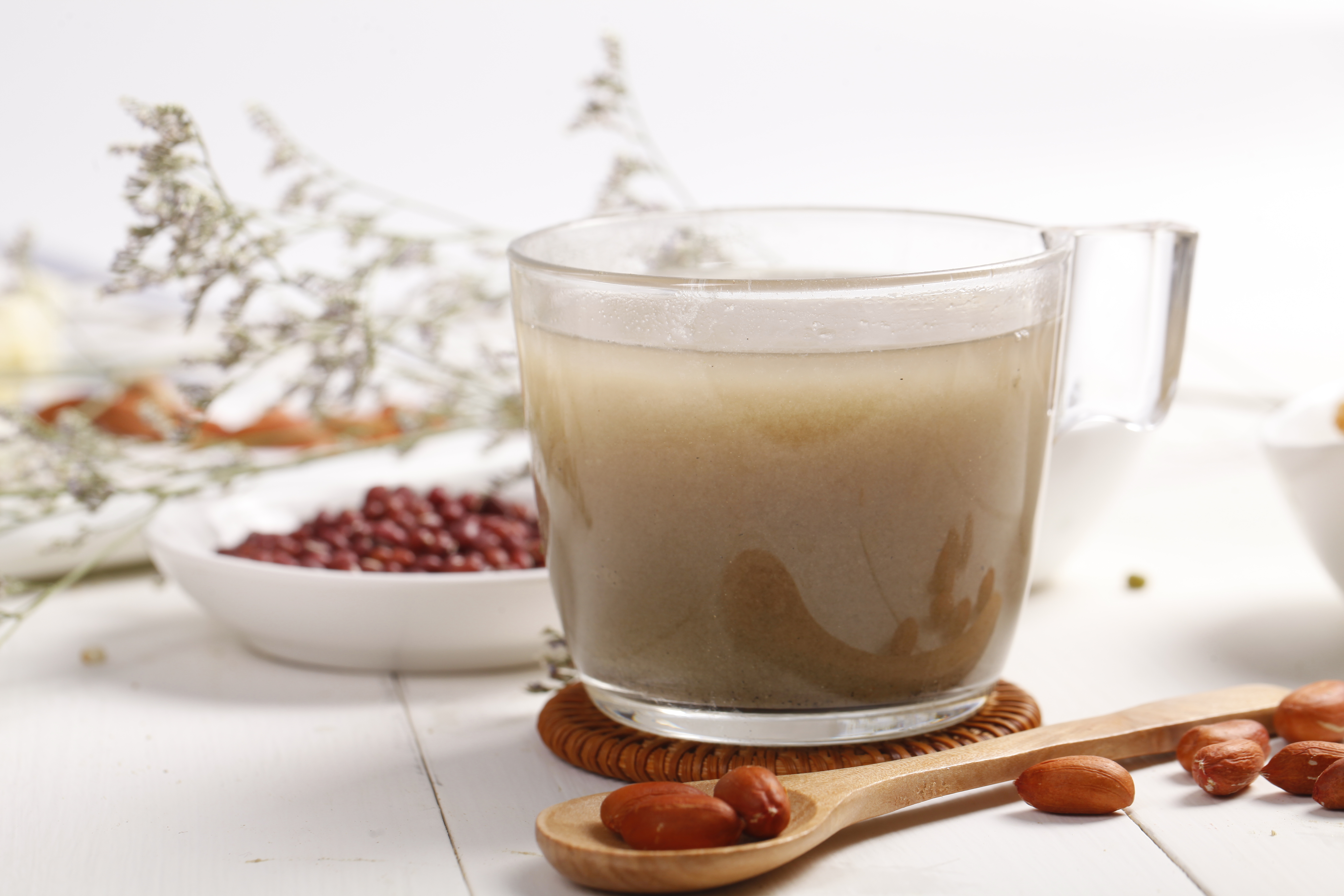 尿酸高什么症状也没有吃什么药,尿酸偏高引起的痛风要注意些什么