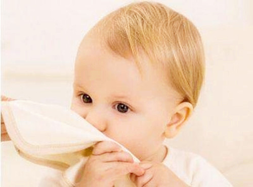 宝宝流鼻涕咳嗽应该不是流感吧,宝宝流鼻涕打喷嚏不一定是感冒