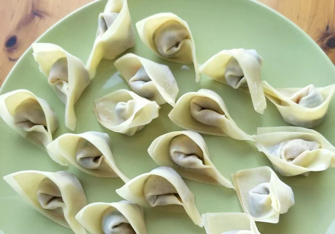 三文鱼有助于补脑吗,三文鱼小孩吃了能补脑吗