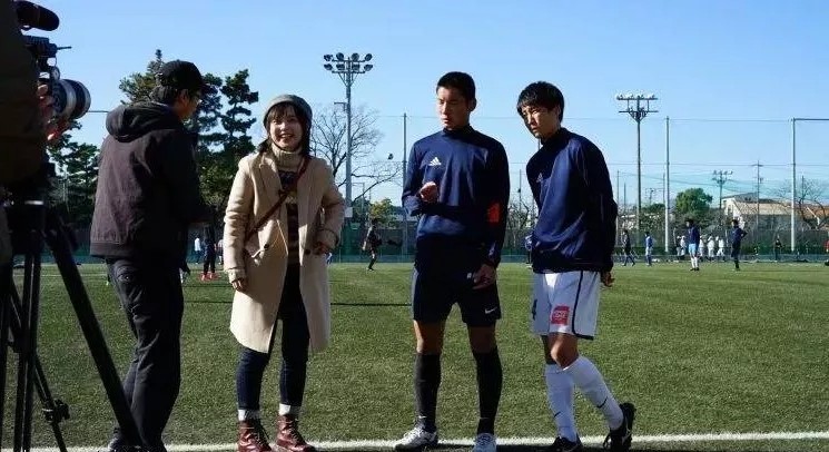 足球勋章轻质泥,足球青春的印记