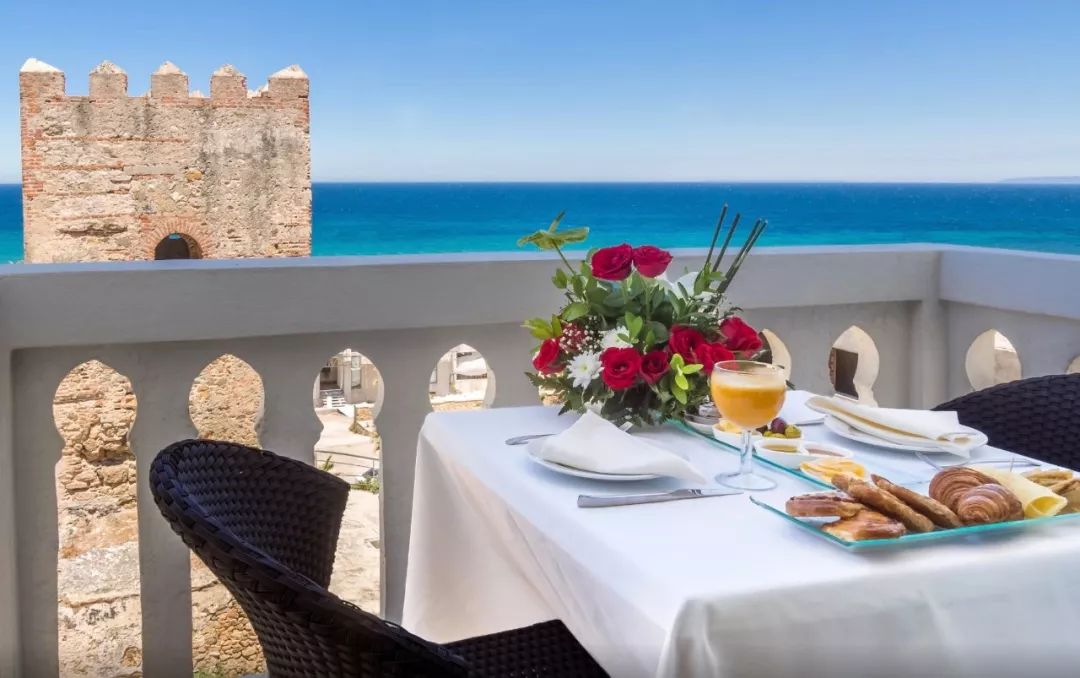 摩洛哥皇家曼苏尔酒店,洱海摩洛哥网红酒店