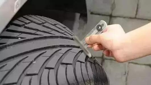 刹车行程变长变软怎么解决,刹车变软制动距离变长怎么回事