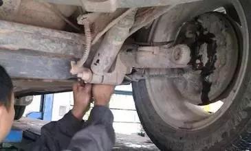 刹车行程变长变软怎么解决,刹车变软制动距离变长怎么回事