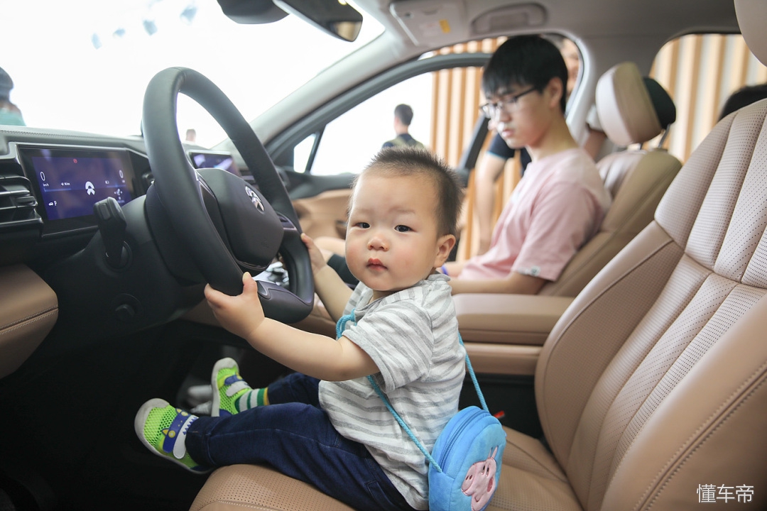 蔚来es8深度试驾体验报告,蔚来es8最新试驾