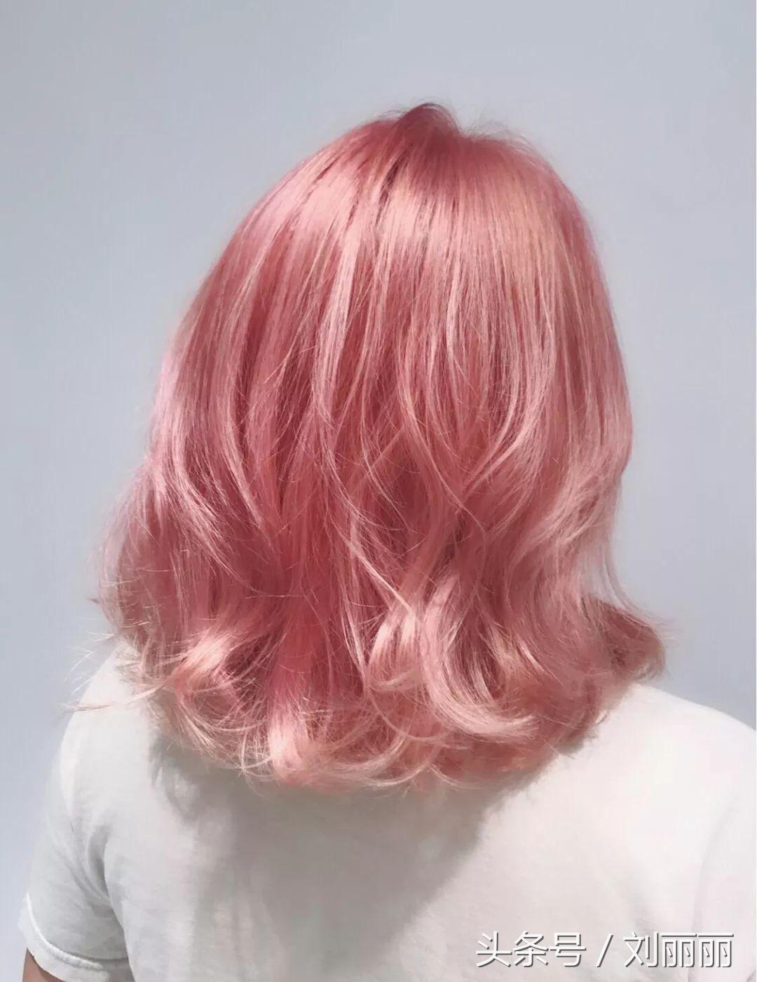 烫发怕老气慵懒锁骨烫时尚又减龄,羊毛卷冷烫怎么烫才不显老气