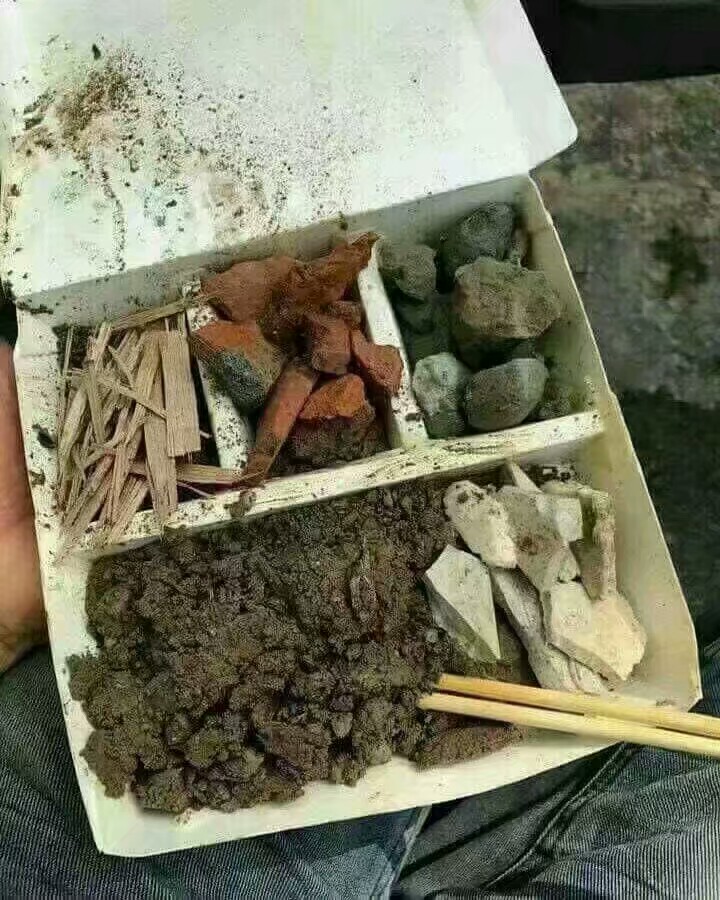 笑一笑睡好觉的搞笑图片,笑出皱纹的搞笑图片