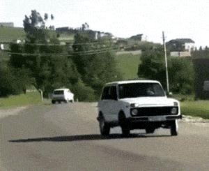 笑一笑睡好觉的搞笑图片,笑出皱纹的搞笑图片