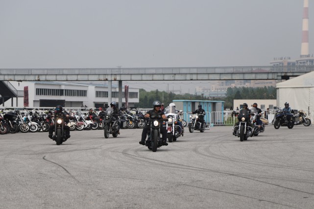 千辆豪华摩托车汇聚浙江，有的能抵一辆宝马7系，总价超2亿