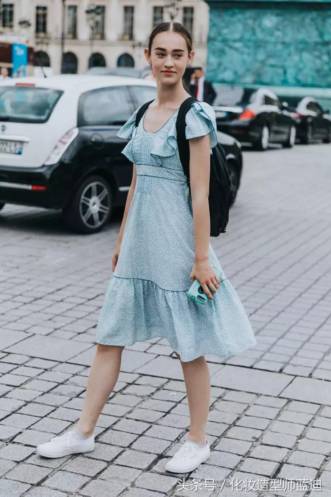 为什么小白鞋洗了晒干后会变黄,帆布小白鞋洗了晒干变黄怎么清洗