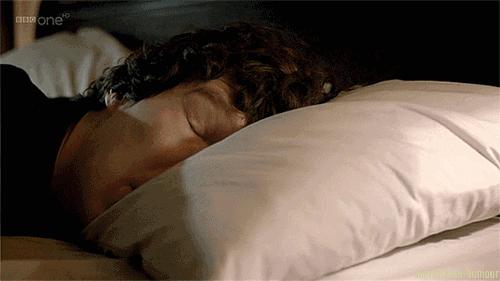 枕芯一年不洗有效果吗,1年没洗过的枕头放大