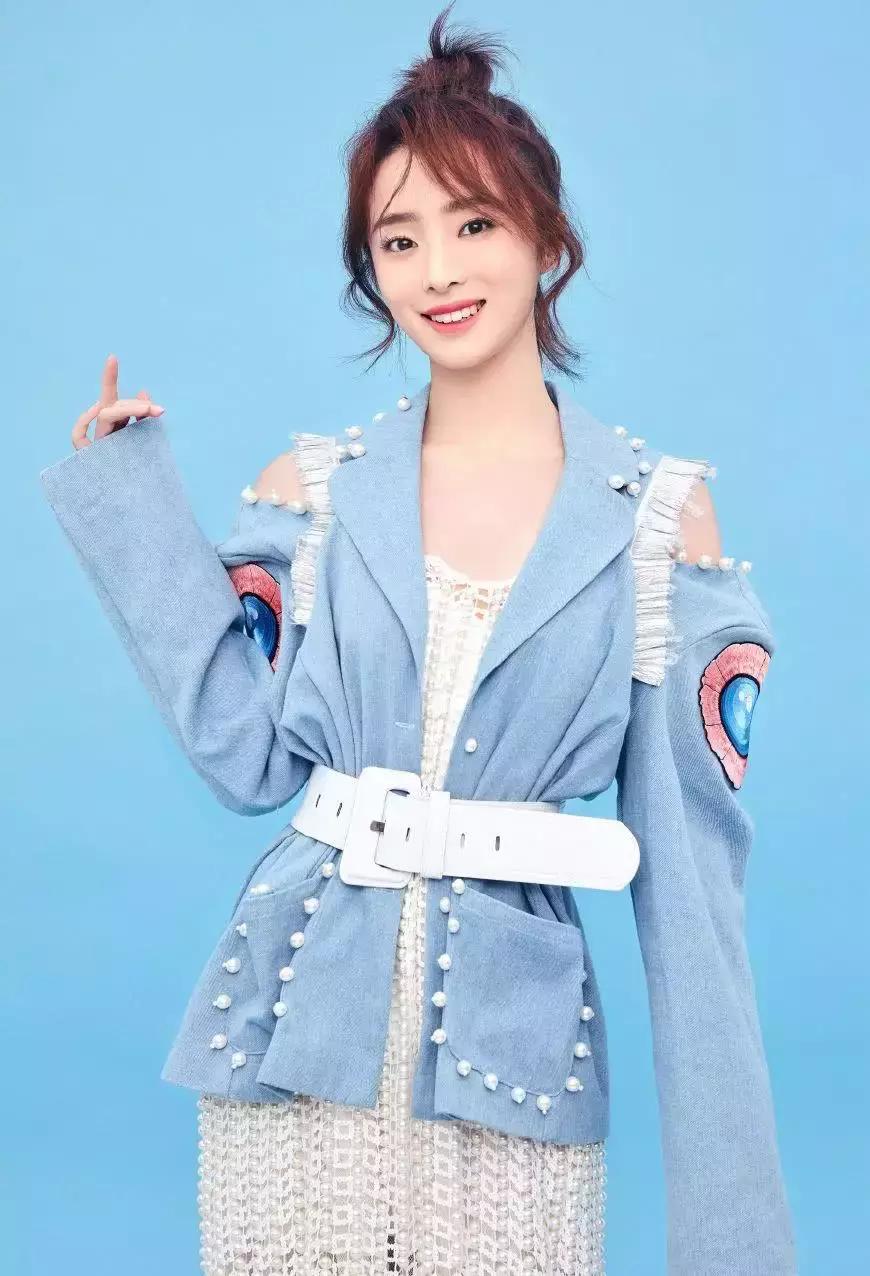 胡冰卿牛仔裤有几层链条,胡冰卿牛仔裤图片