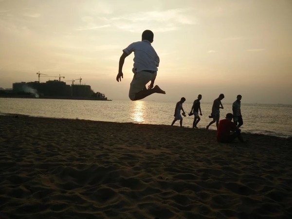 鍥涙湀骞胯タ椋庢櫙,鍥涙湀娴峰崡瀹炴媿