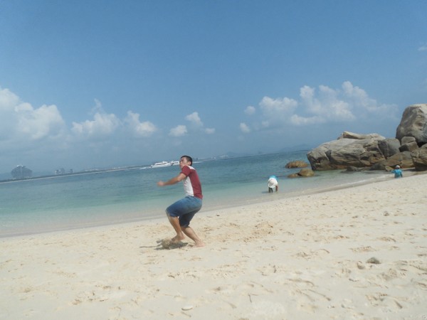 鍥涙湀骞胯タ椋庢櫙,鍥涙湀娴峰崡瀹炴媿