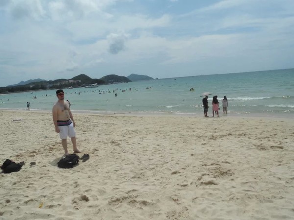 鍥涙湀骞胯タ椋庢櫙,鍥涙湀娴峰崡瀹炴媿