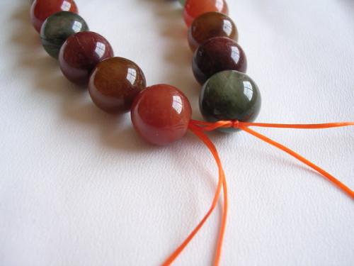 翡翠貔貅弹力绳手链串珠教程,diy手链怎么固定珠子