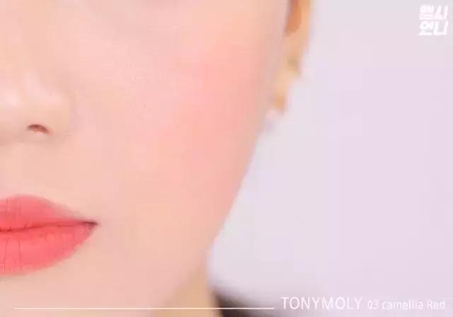 韩妞的春日少女秘笈：继雀斑妆、醉酒妆后，又来了心形腮红！