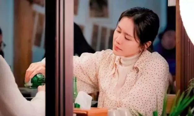 漂亮姐姐被甩锅那么好,漂亮姐姐被骗钱