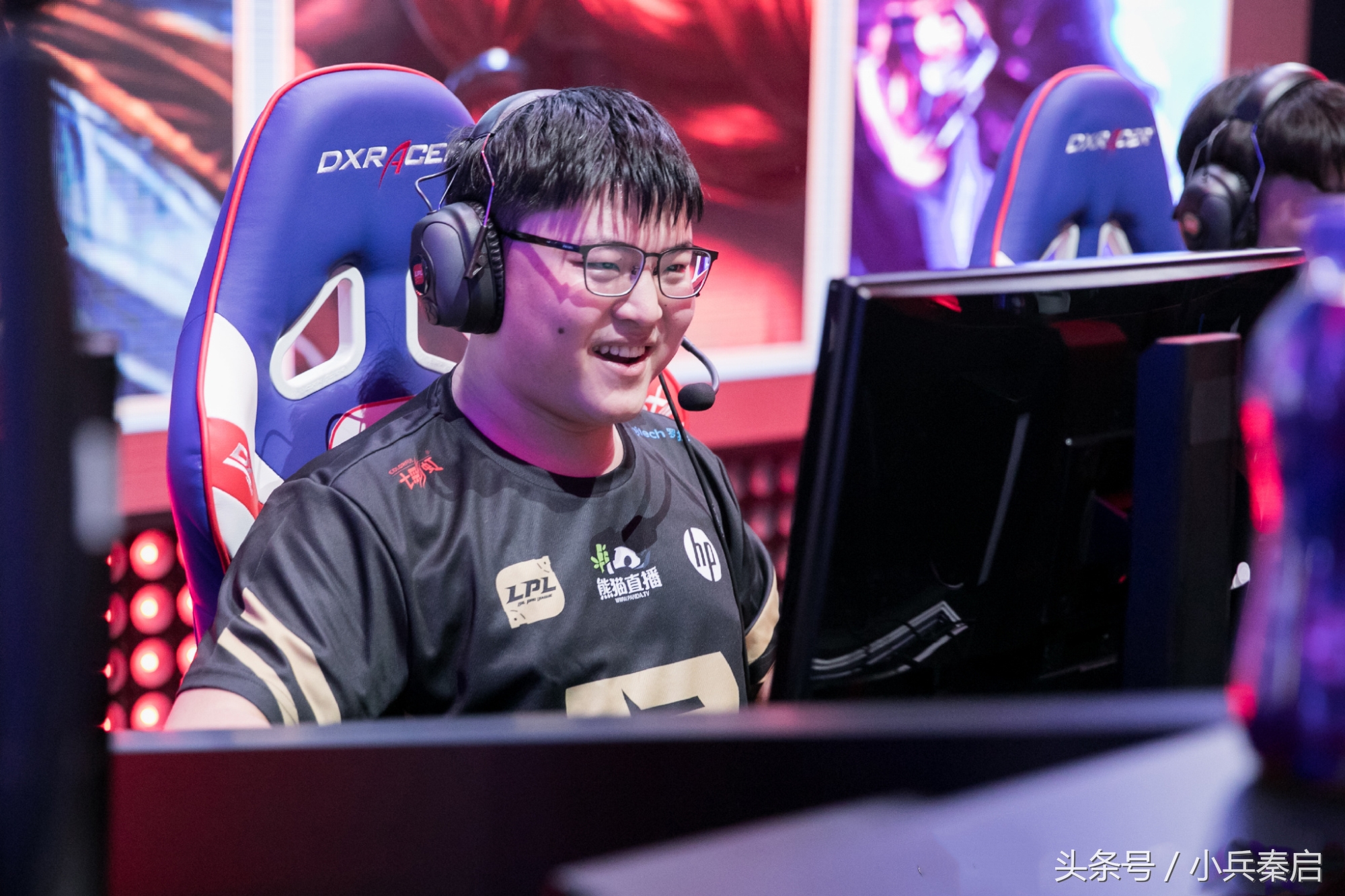 绝地求生韦神带领中国队吃鸡视频,uzi和韦神双排吃鸡