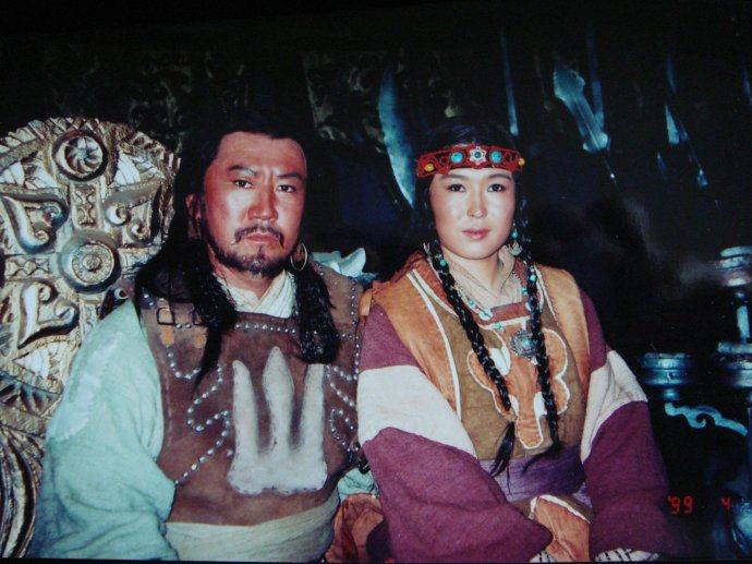 她本是成吉思汗的老婆,却为敌人生下孩子,后成蒙古最尊崇的皇后