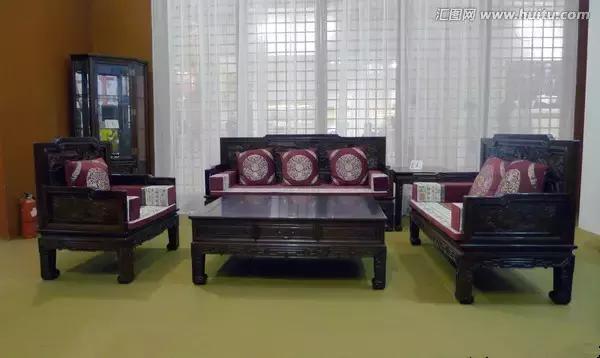 新中式红木沙发客厅效果图,怎么让红木沙发装修成现代风格