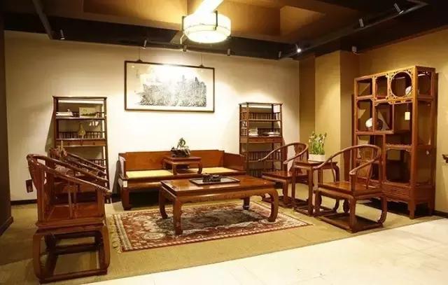 新中式红木沙发客厅效果图,怎么让红木沙发装修成现代风格