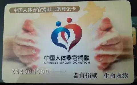 给环卫工人送温暖献爱心,献血志愿者送温暖