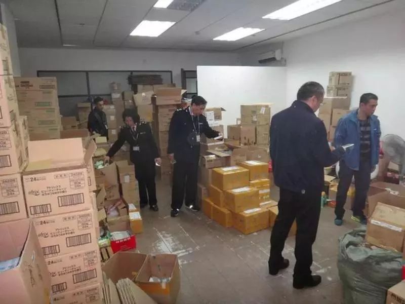 深圳打假假冒化妆品案件,深圳查出大量假化妆品