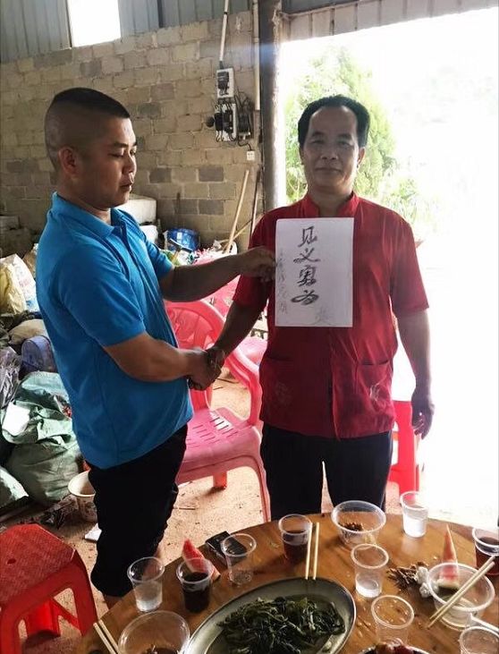 纹身男偷香蕉事件,纹身男广西偷香蕉遭围打后续