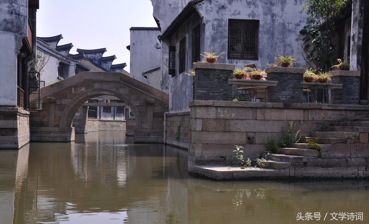 百花潭水即沧浪下一句是什么,万里桥西一草堂百花潭水即沧浪