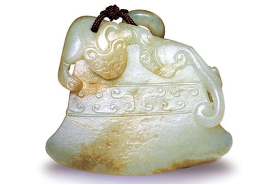 玉雕宝剑的寓意和象征意义,斧形玉佩寓意