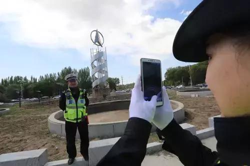 别了！包头极具地标性的雕塑之一北方奔驰“旋律”