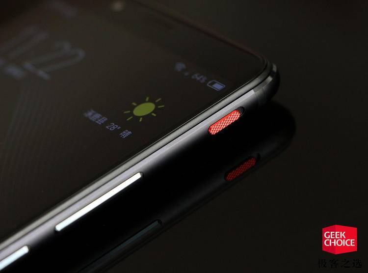 红魔游戏手机全系列最值得买的,红魔手机游戏手柄体验