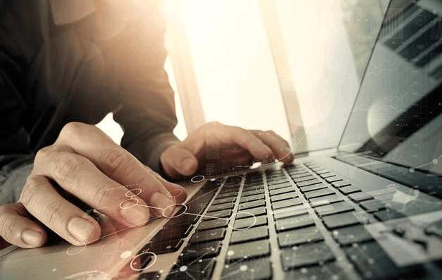 网吧电脑为什么那么流畅延迟还低,网吧里的电脑配置不高但很流畅