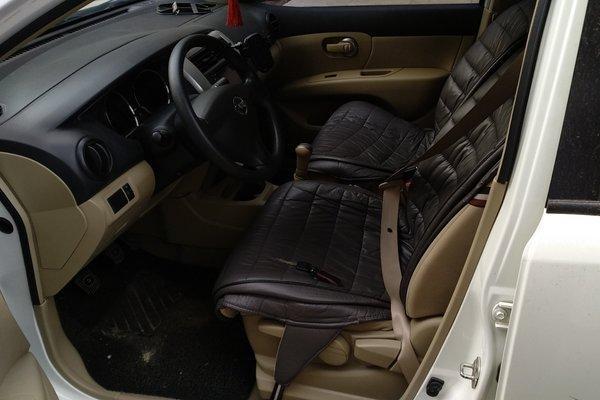 4.9万入手的日产骊威,车机仓盖线条造型动感,网友:不可能!