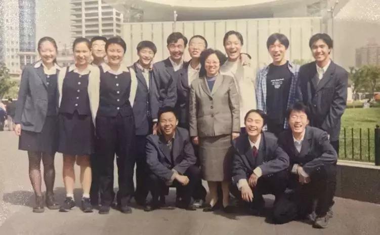 上海小学校服大全,盘点全国各地小学校服