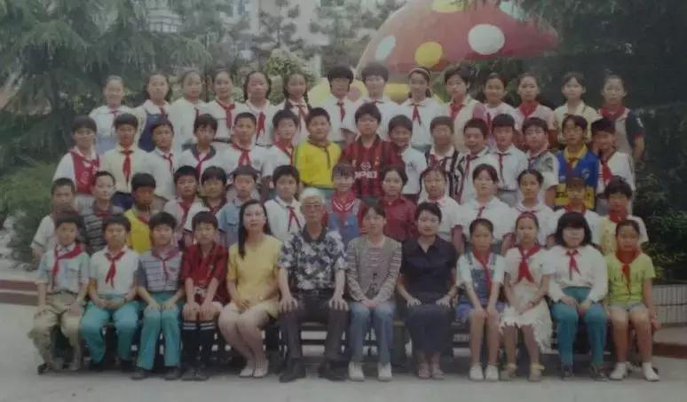 上海小学校服大全,盘点全国各地小学校服